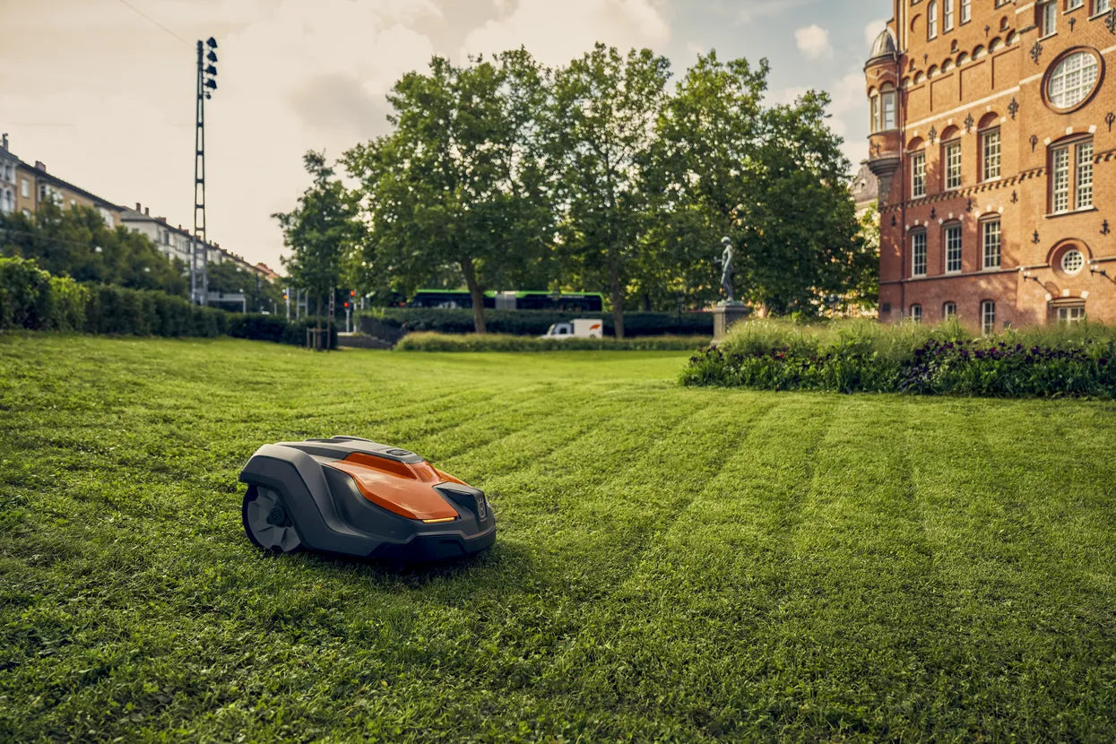 Husqvarna Automower 550H EPOS (up to 2.5 acres)